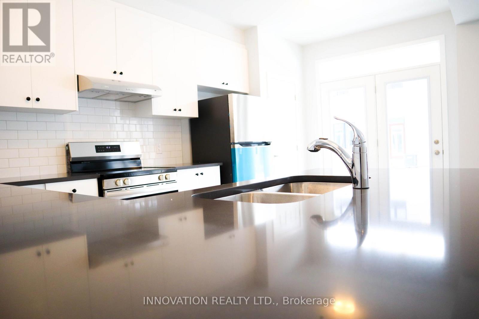 1062 Curraglass Walk, Ottawa, Ontario  K2S 3A6 - Photo 4 - X12549656