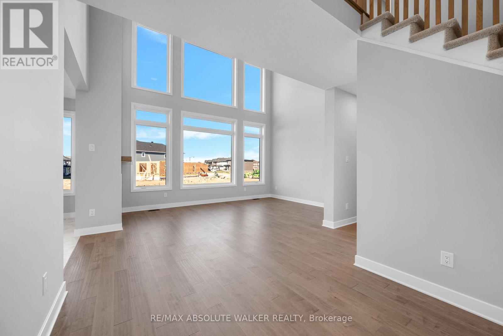 584 Paakanaak Avenue, Ottawa, Ontario  K1X 0J6 - Photo 14 - X12531302