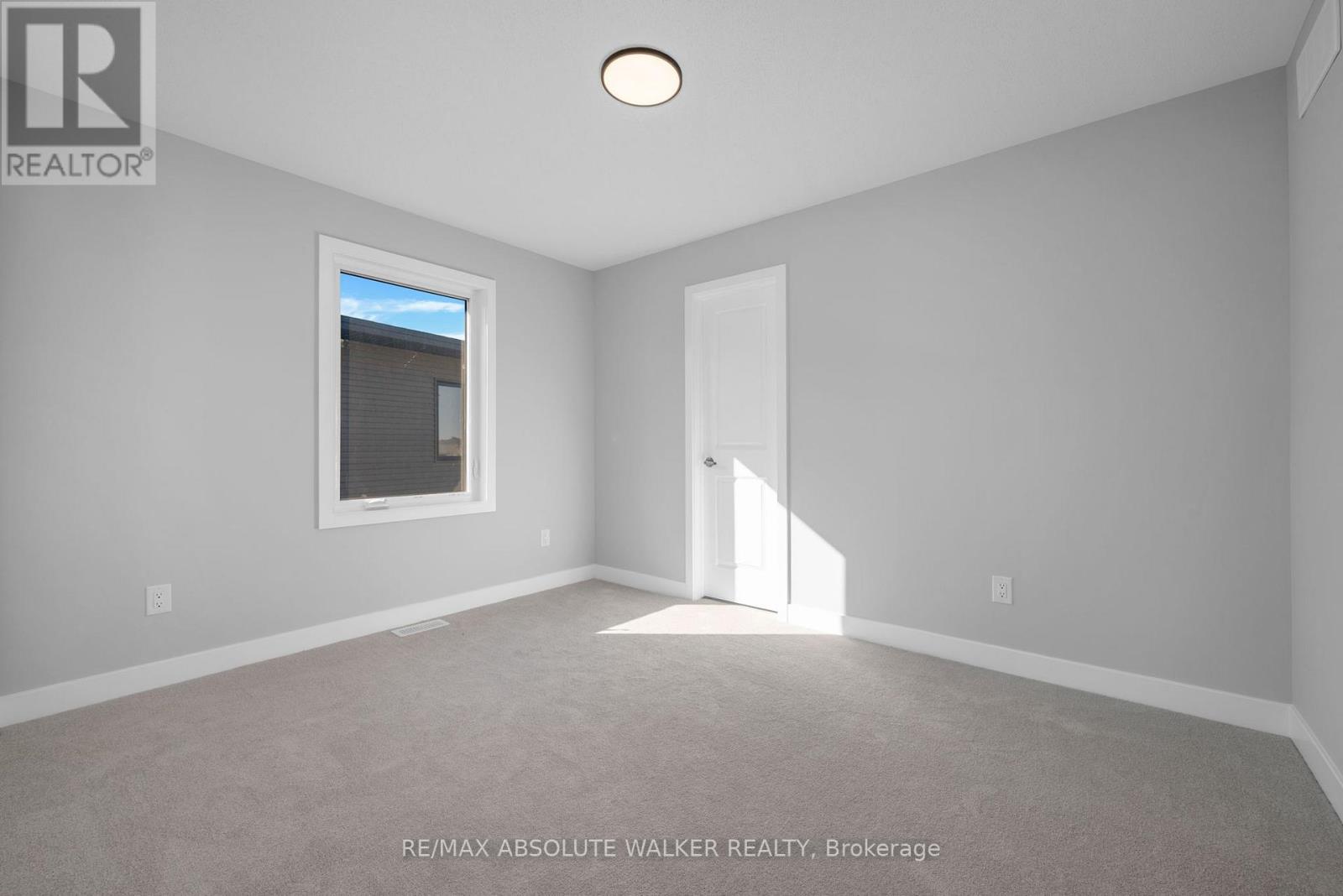 584 Paakanaak Avenue, Ottawa, Ontario  K1X 0J6 - Photo 26 - X12531302