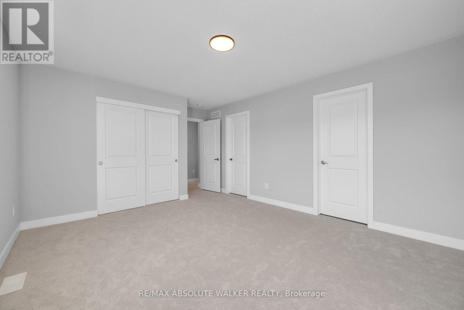 584 Paakanaak Avenue, Ottawa, Ontario  K1X 0J6 - Photo 35 - X12531302