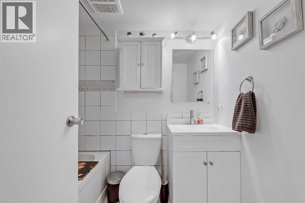 102 Sabrina Road Sw, Calgary, Alberta  T2W 2T1 - Photo 24 - A2262585