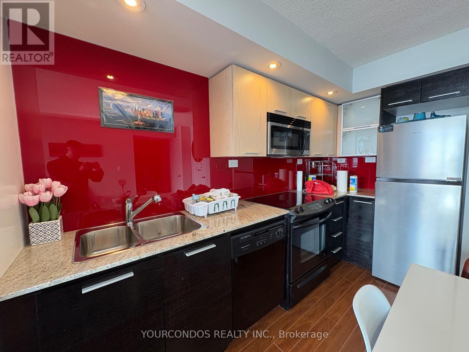 2110 - 25 Capreol Court, Toronto, Ontario  M5V 3Z7 - Photo 8 - C12549670