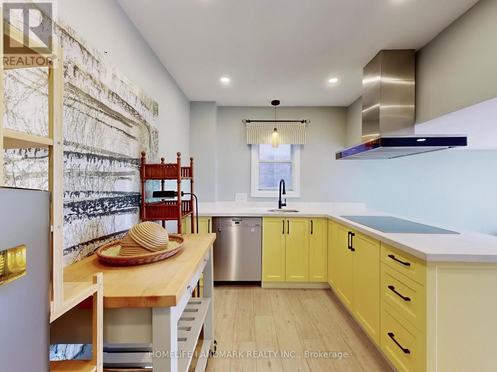 First Floor & Basement - 24 Kewbeach Avenue, Toronto, Ontario  M4L 1B7 - Photo 11 - E12549664