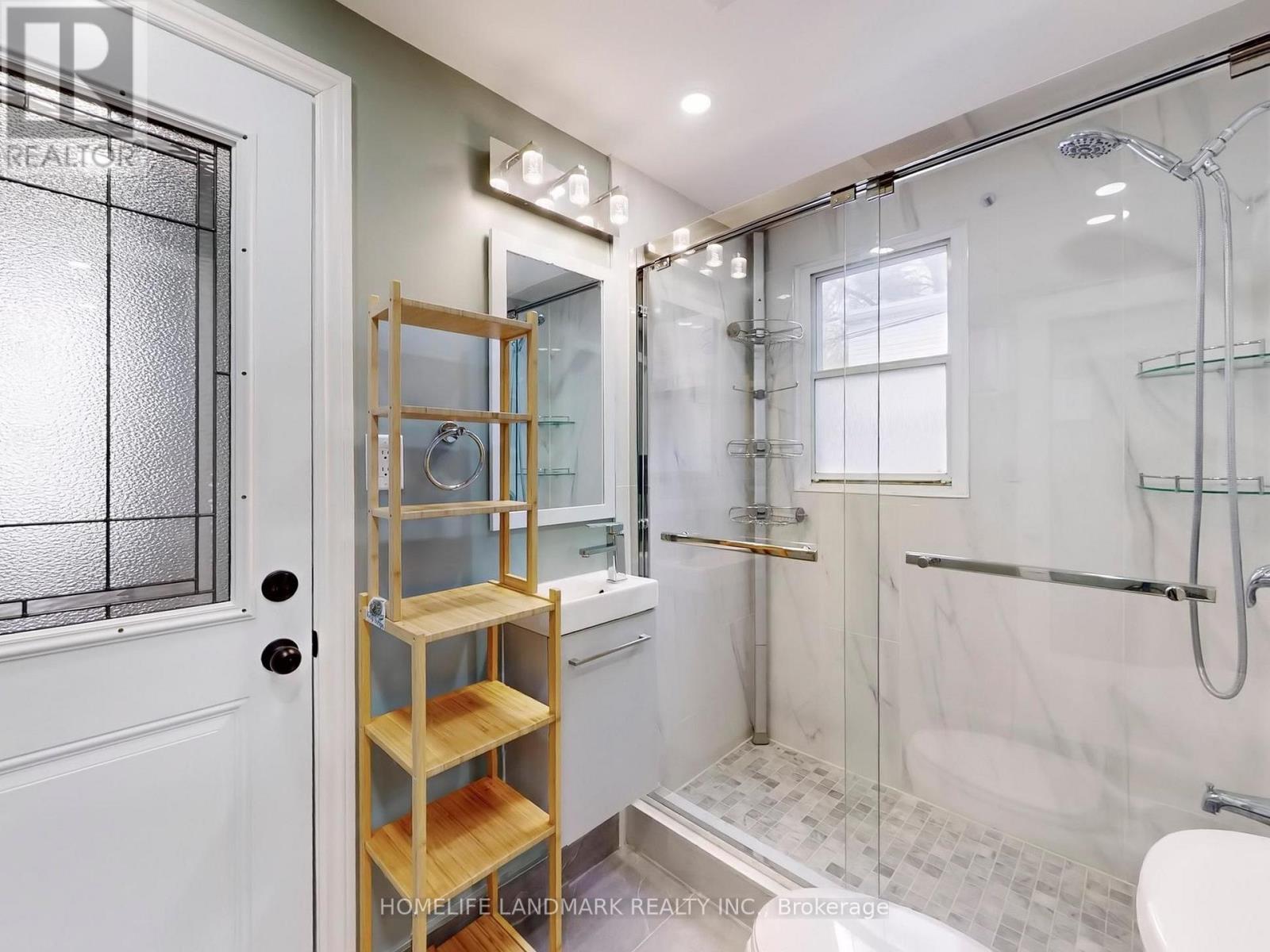 First Floor & Basement - 24 Kewbeach Avenue, Toronto, Ontario  M4L 1B7 - Photo 17 - E12549664