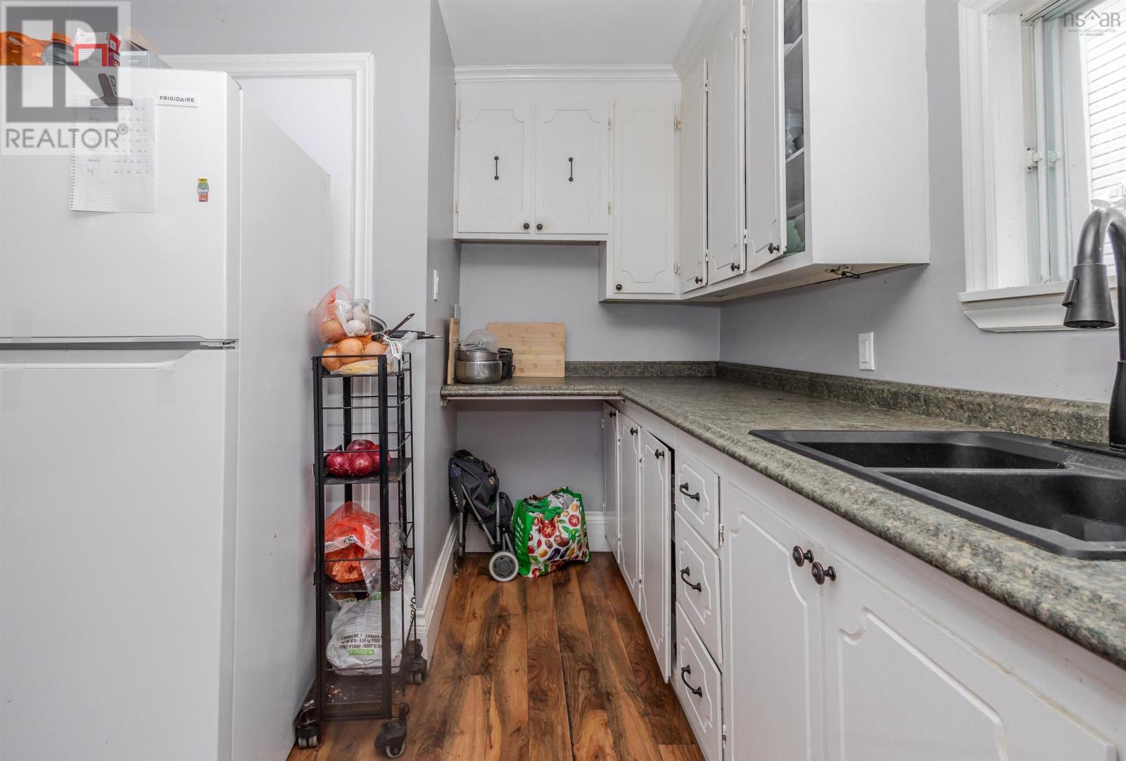 71 Sheriff Avenue, Sydney, Nova Scotia  B1P 2P6 - Photo 8 - 202528047
