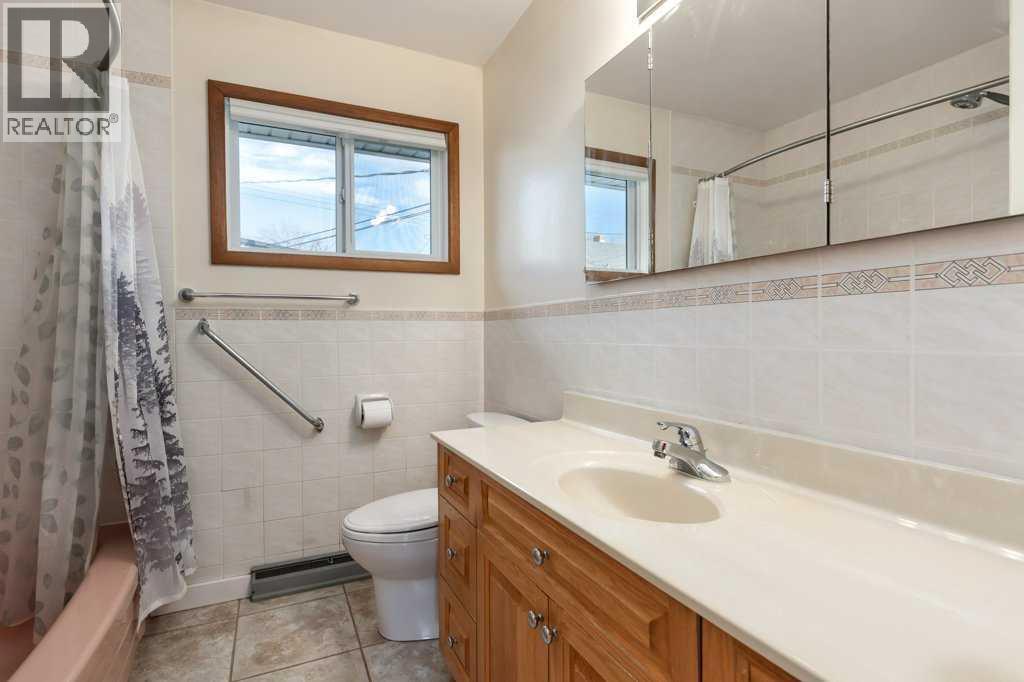 411 10 Street Ne, Calgary, Alberta  T2E 4M2 - Photo 17 - A2266294