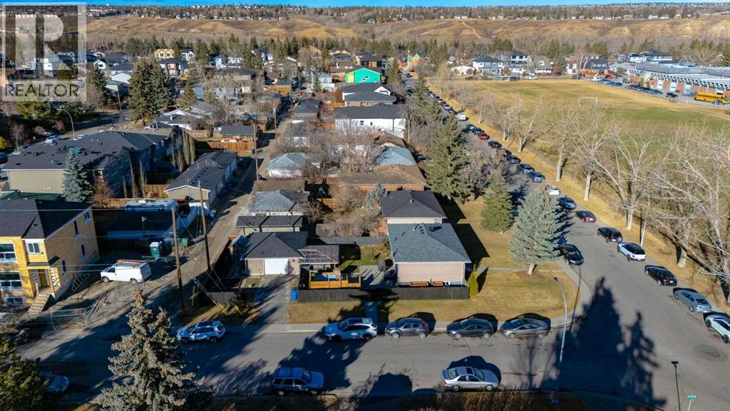 4603 79 Street Nw, Calgary, Alberta  T3B 2P1 - Photo 2 - A2270272