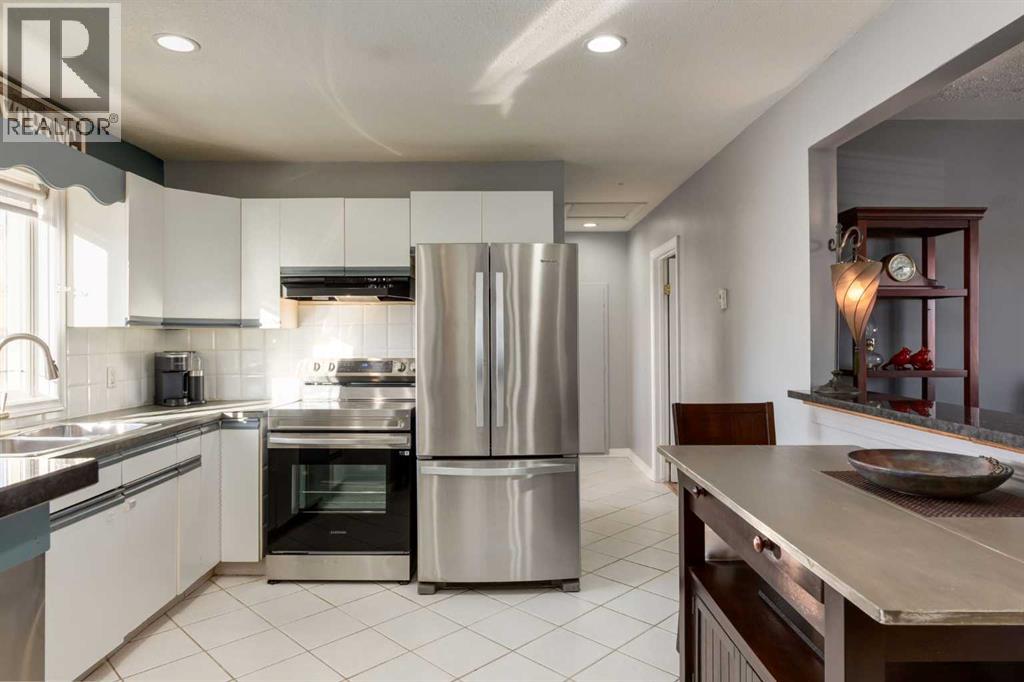 4603 79 Street Nw, Calgary, Alberta  T3B 2P1 - Photo 9 - A2270272