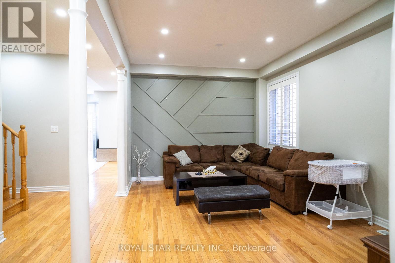 80 Summitgreen Crescent, Brampton, Ontario  L6R 0T6 - Photo 5 - W12549662