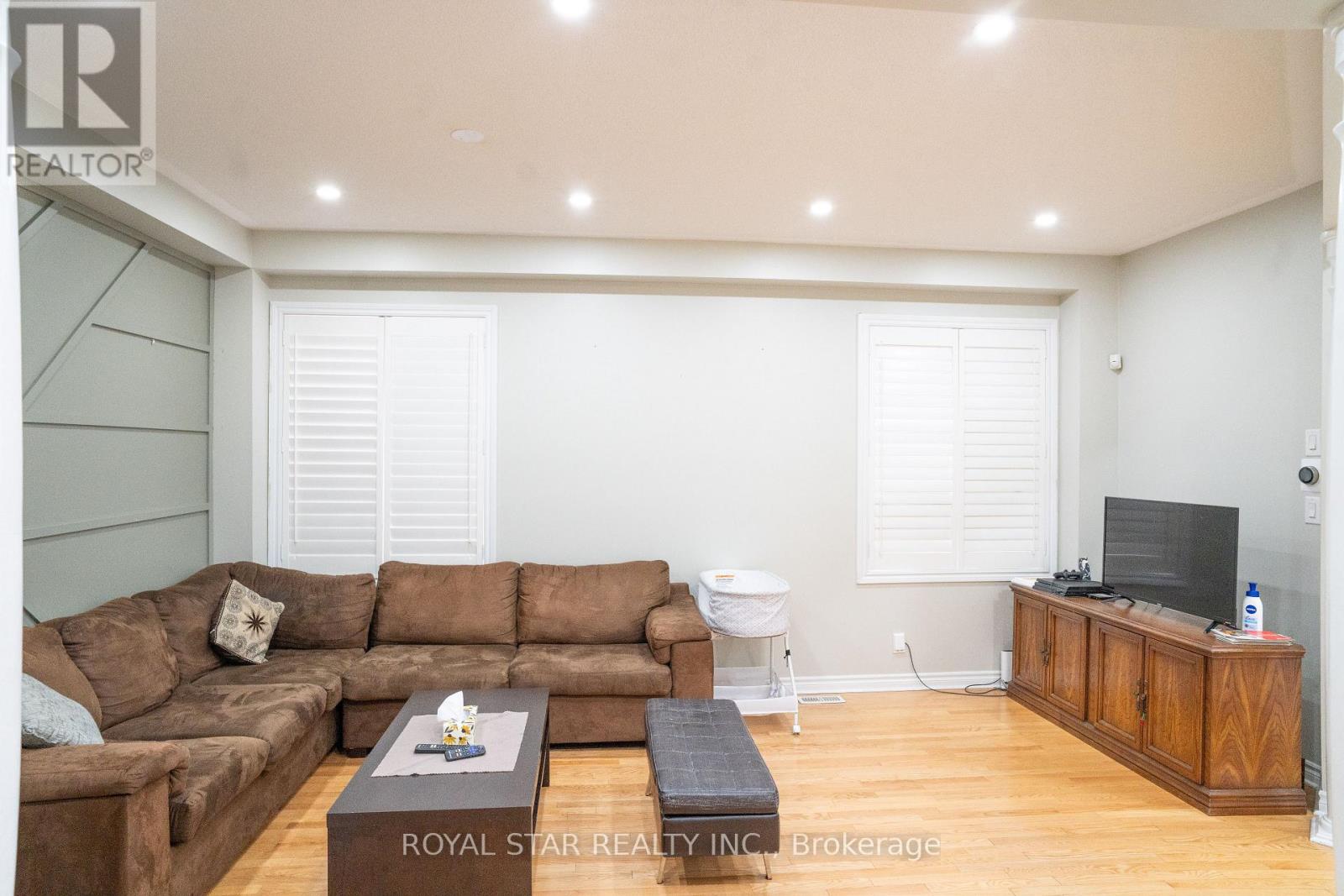 80 Summitgreen Crescent, Brampton, Ontario  L6R 0T6 - Photo 6 - W12549662