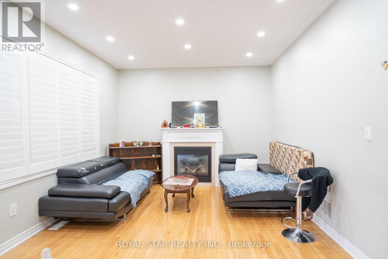 80 Summitgreen Crescent, Brampton, Ontario  L6R 0T6 - Photo 9 - W12549662