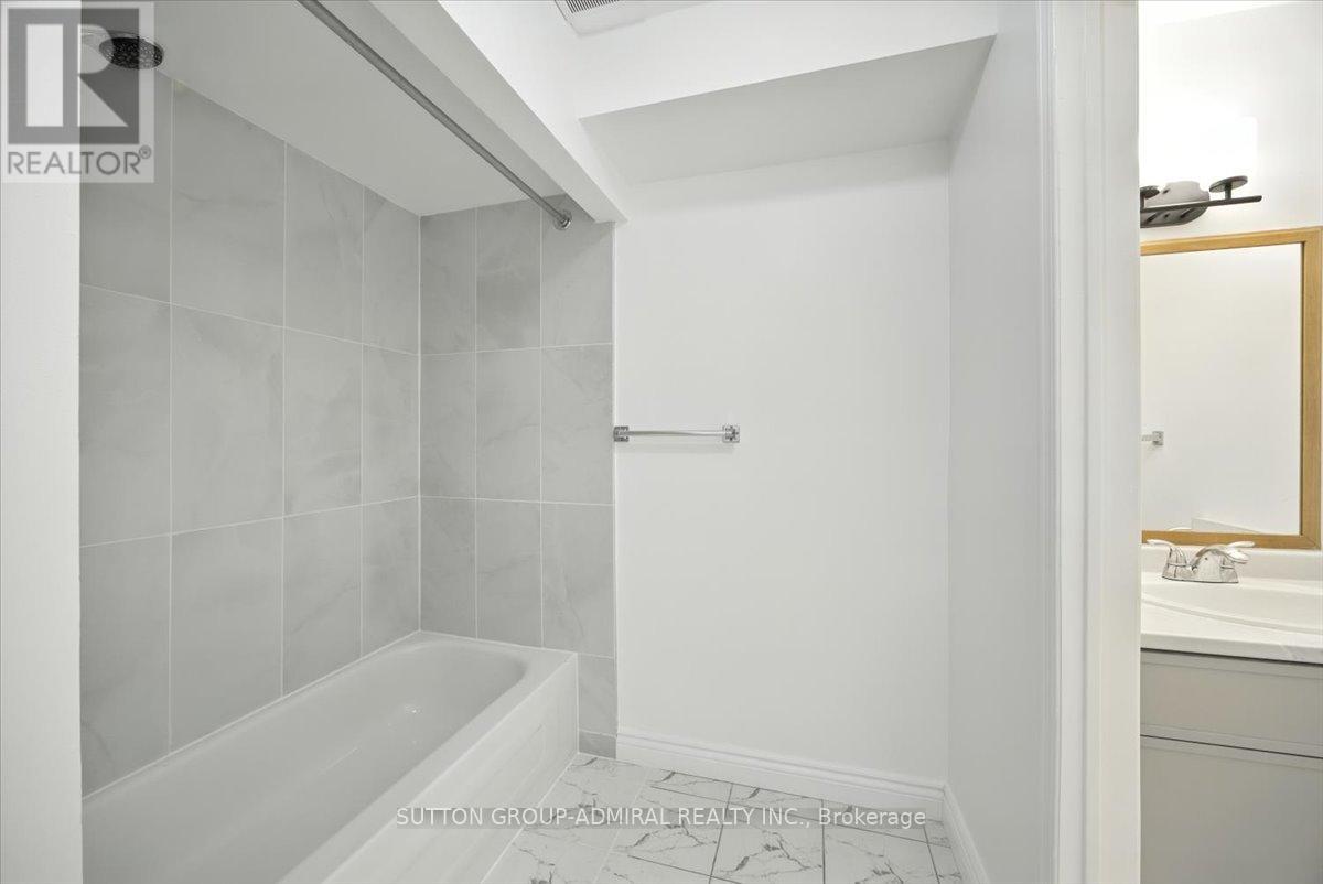 137 Chelwood Drive, Vaughan, Ontario  L4J 7C6 - Photo 6 - N12360632