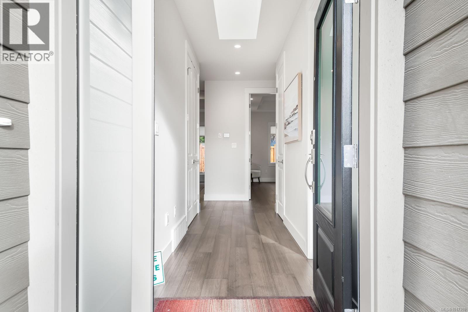 200 Acacia St, Parksville, British Columbia