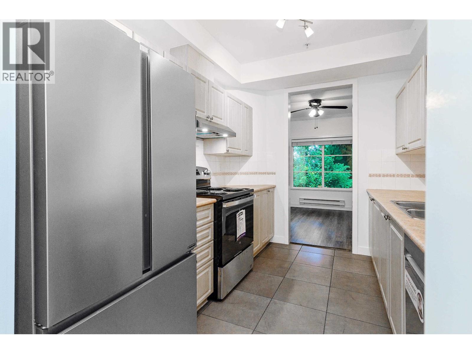 105 11519 Burnett Street, Maple Ridge, British Columbia  V2X 6P3 - Photo 9 - R3067736