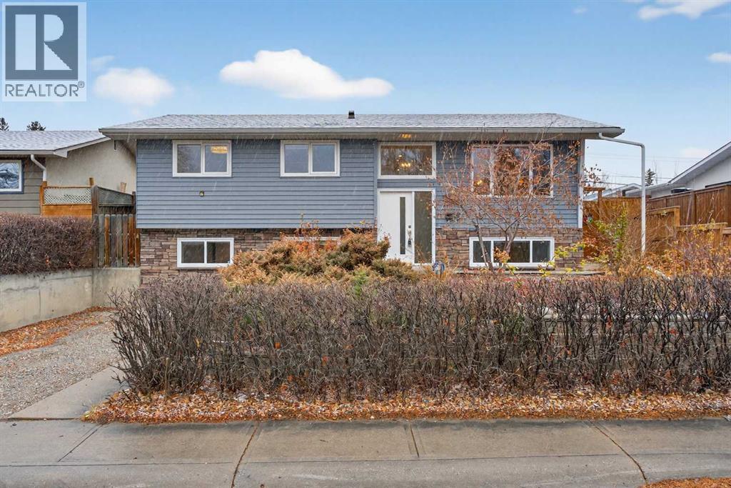 3704 58 Avenue Sw, Calgary, Alberta  T3E 5H6 - Photo 1 - A2270110