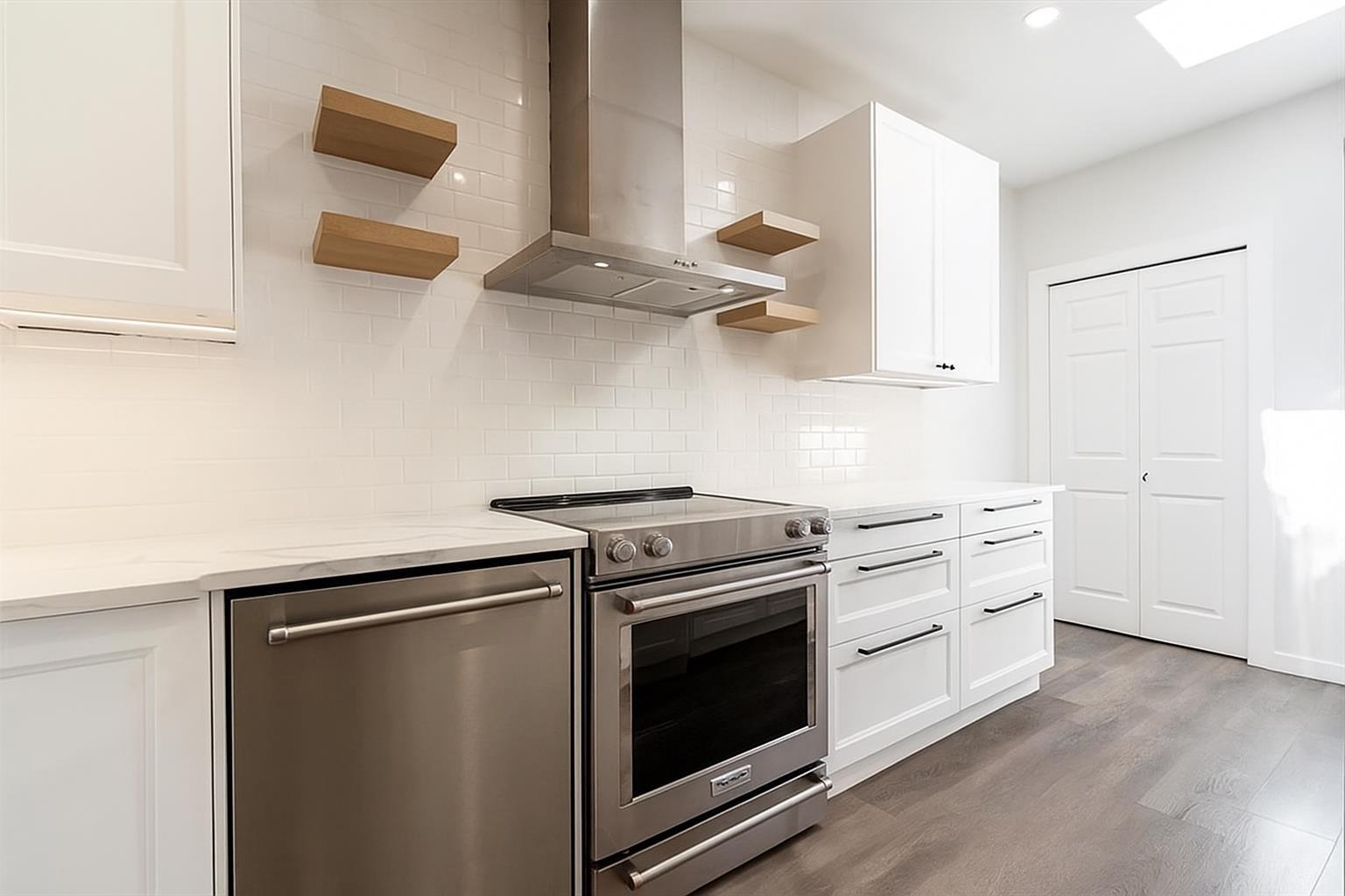 307 15300 17 Avenue, Surrey, British Columbia  V4A 8Y6 - Photo 5 - R3066355