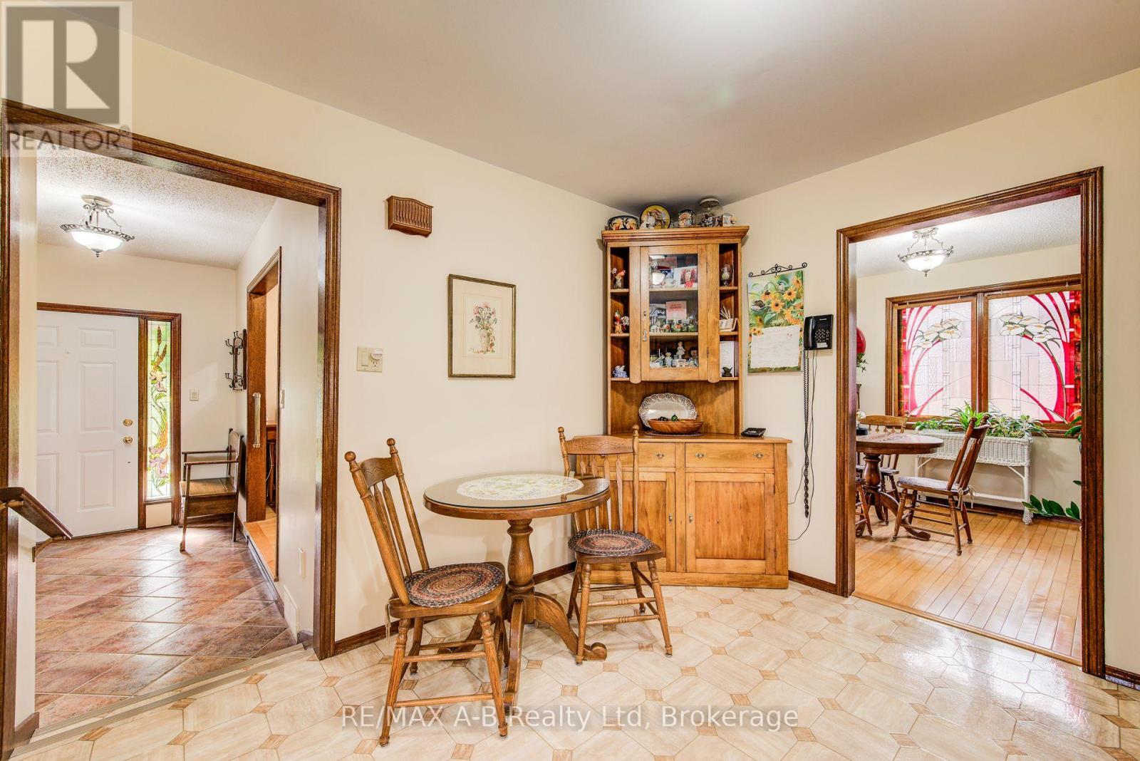 80 Queen Street, East Zorra-Tavistock, Ontario  N0B 2R0 - Photo 14 - X12373567