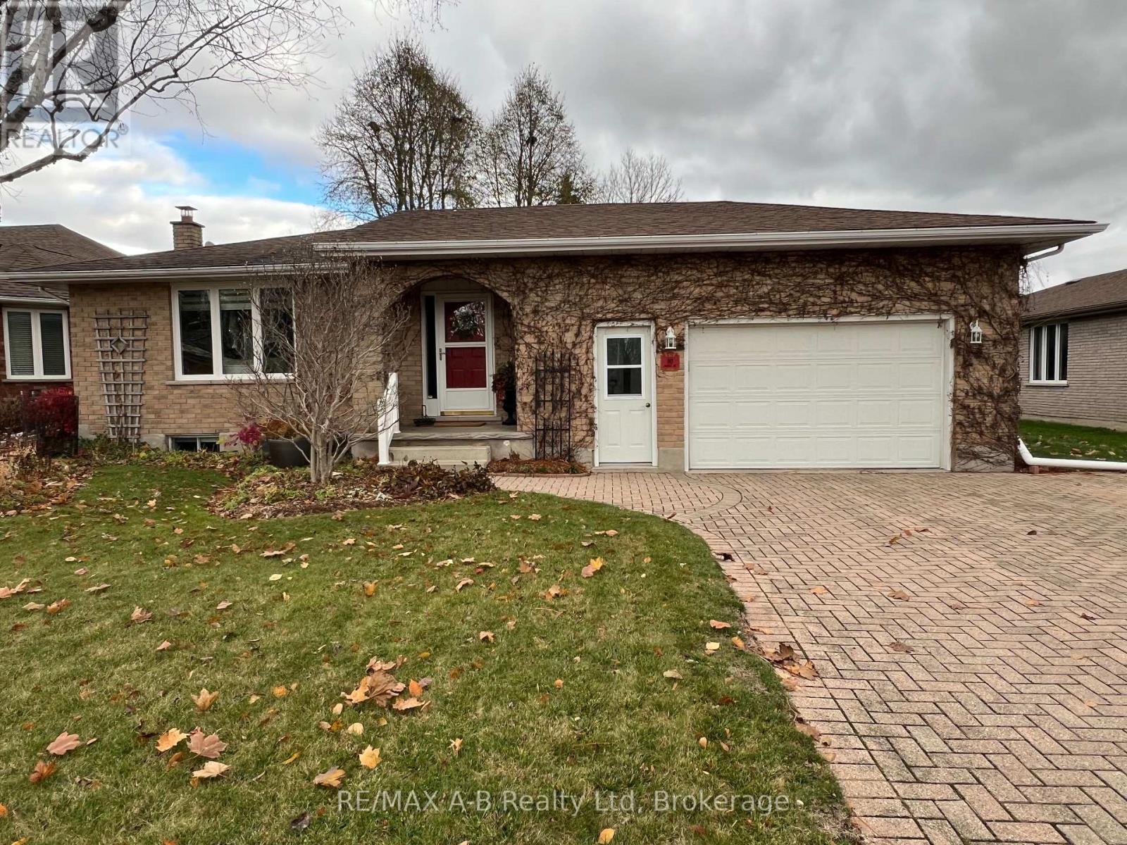 80 QUEEN STREET, East Zorra-Tavistock, Ontario