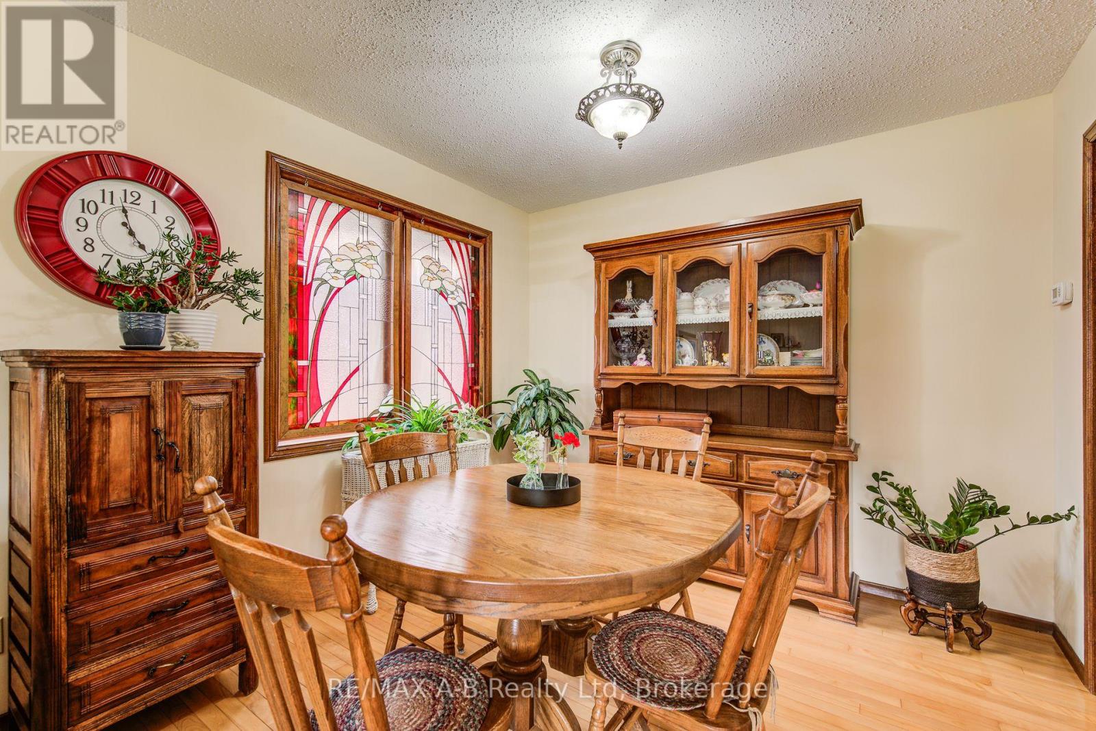 80 Queen Street, East Zorra-Tavistock, Ontario  N0B 2R0 - Photo 10 - X12373567