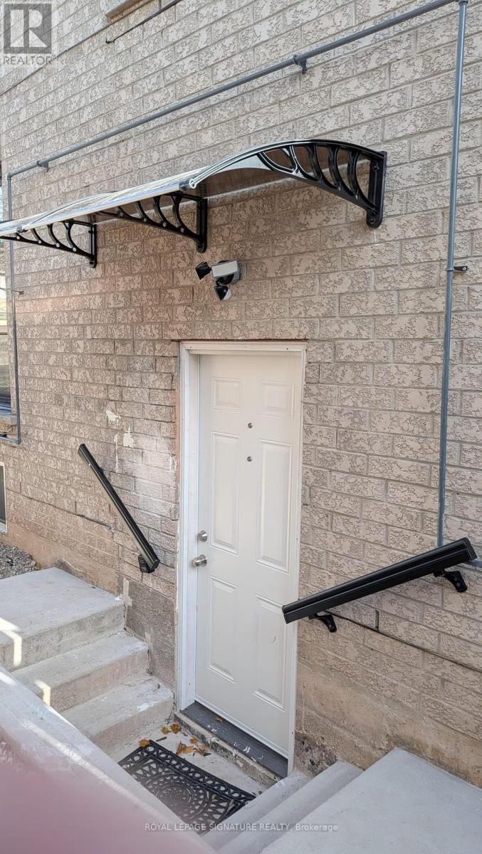 Bsmt - 2304 Bankside Drive, Mississauga, Ontario L5M 6E1 - Photo 4 - W12540398