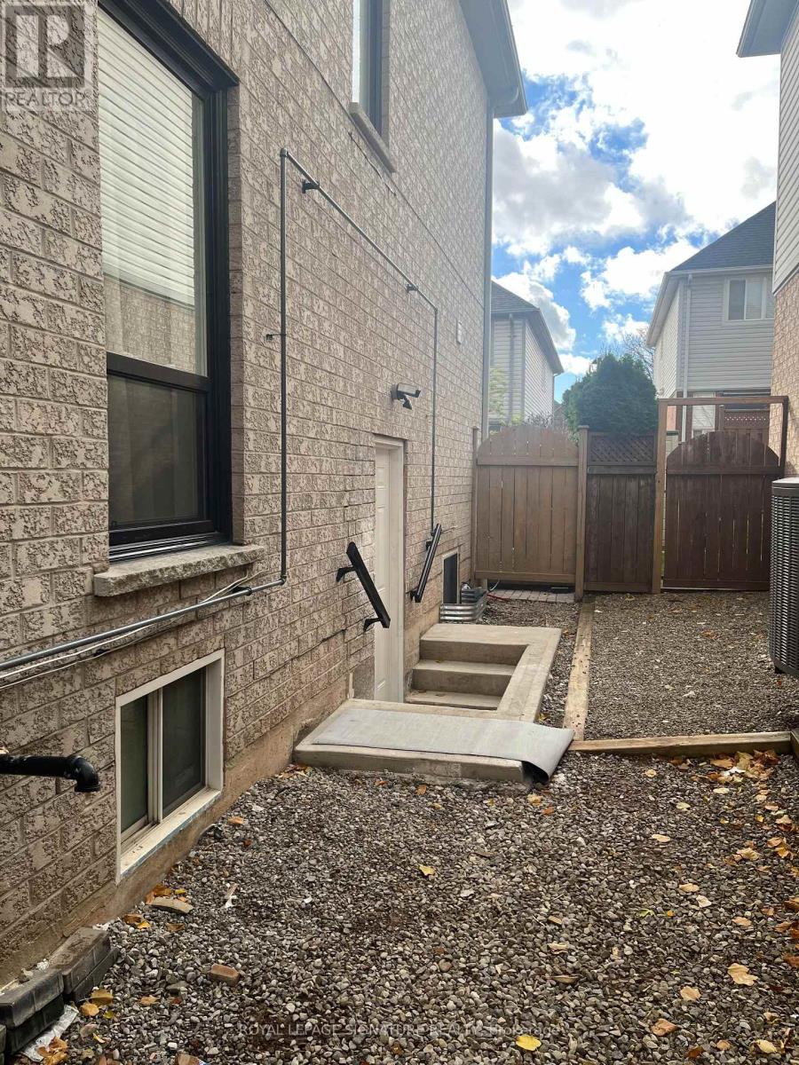 Bsmt - 2304 Bankside Drive, Mississauga, Ontario L5M 6E1 - Photo 6 - W12540398