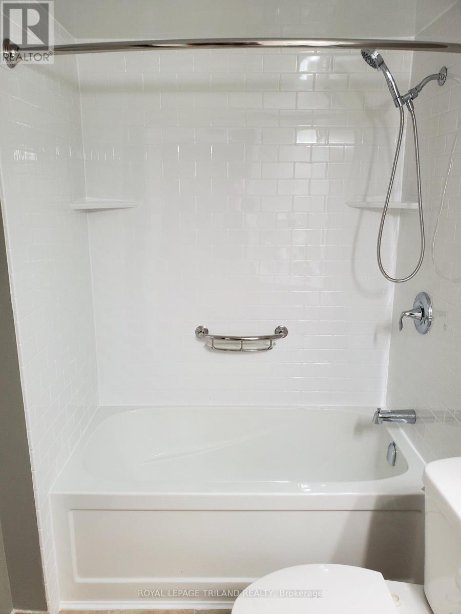 105 - 5 Jacksway Crescent, London North, Ontario  N5X 3T6 - Photo 11 - X12549698