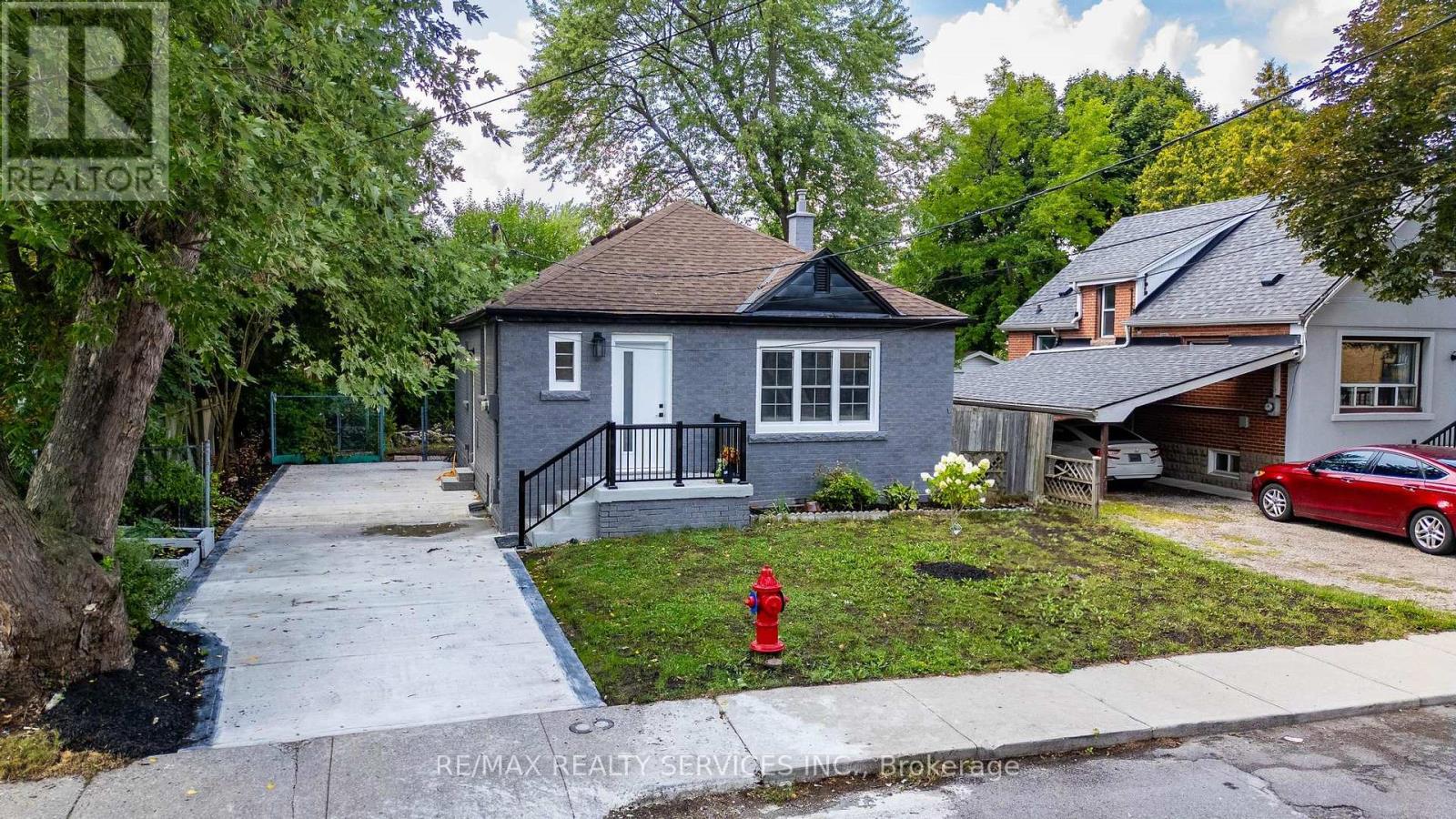 74 West 3rd Street, Hamilton, Ontario  L9C 3K3 - Photo 2 - X12549674