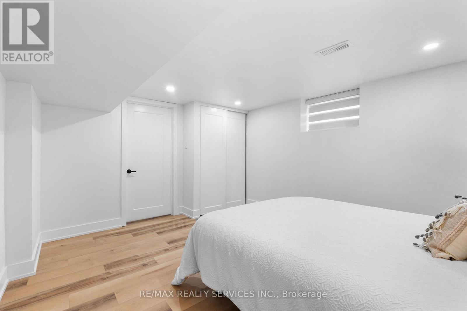 74 West 3rd Street, Hamilton, Ontario  L9C 3K3 - Photo 25 - X12549674