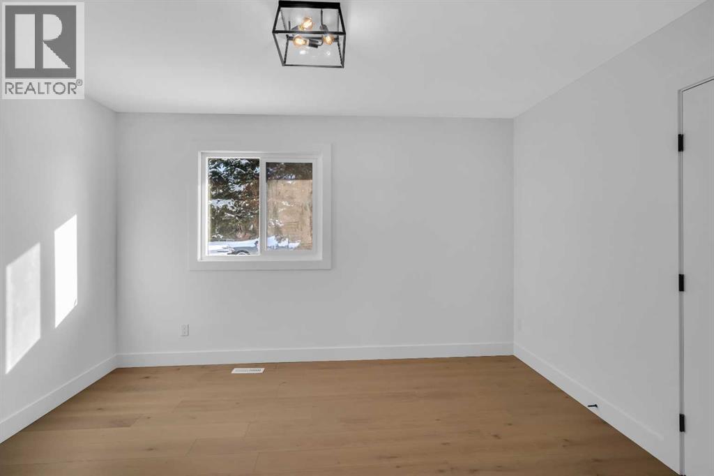 3623 Logan Crescent Sw, Calgary, Alberta  T3E 5Z6 - Photo 19 - A2212561