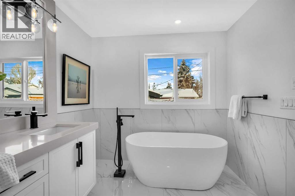 3623 Logan Crescent Sw, Calgary, Alberta  T3E 5Z6 - Photo 29 - A2212561