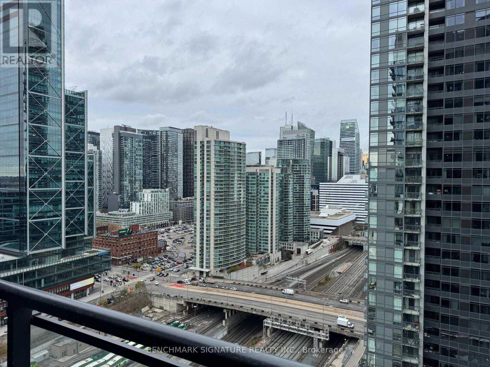 2902 - 25 Capreol Court, Toronto, Ontario  M5V 3Z7 - Photo 11 - C12549688