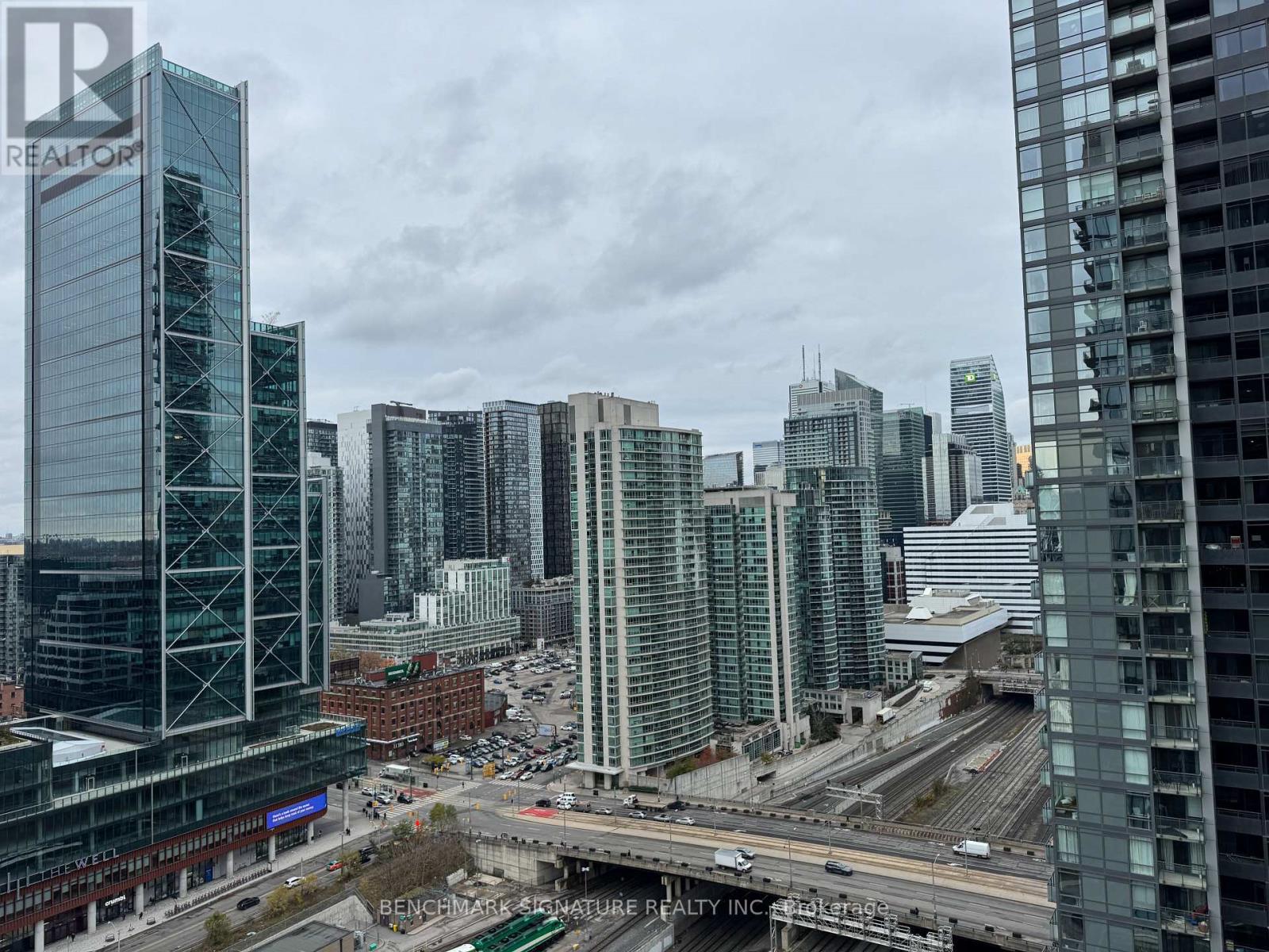 2902 - 25 Capreol Court, Toronto, Ontario  M5V 3Z7 - Photo 12 - C12549688