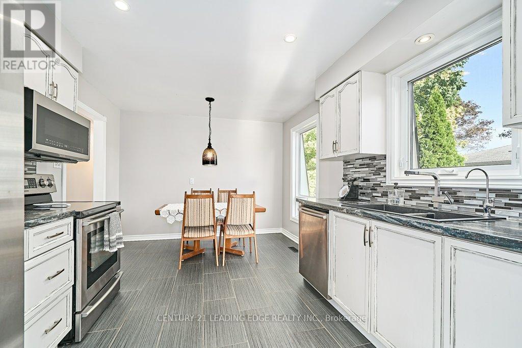 25 Eileen Drive, Barrie, Ontario  L4N 4M5 - Photo 17 - S12549684