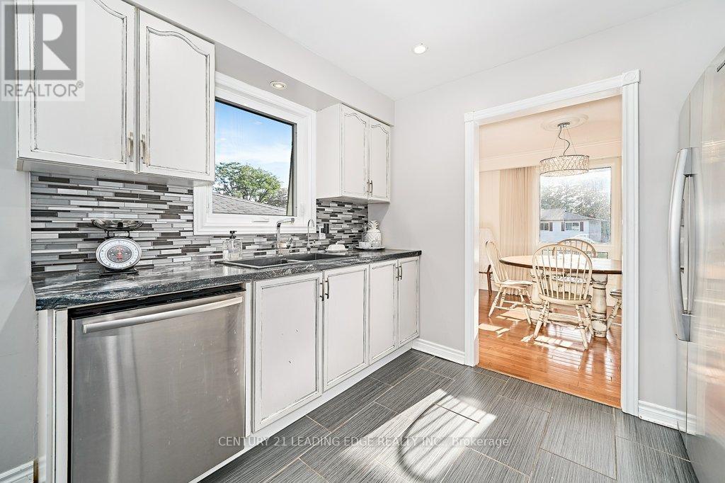 25 Eileen Drive, Barrie, Ontario  L4N 4M5 - Photo 21 - S12549684