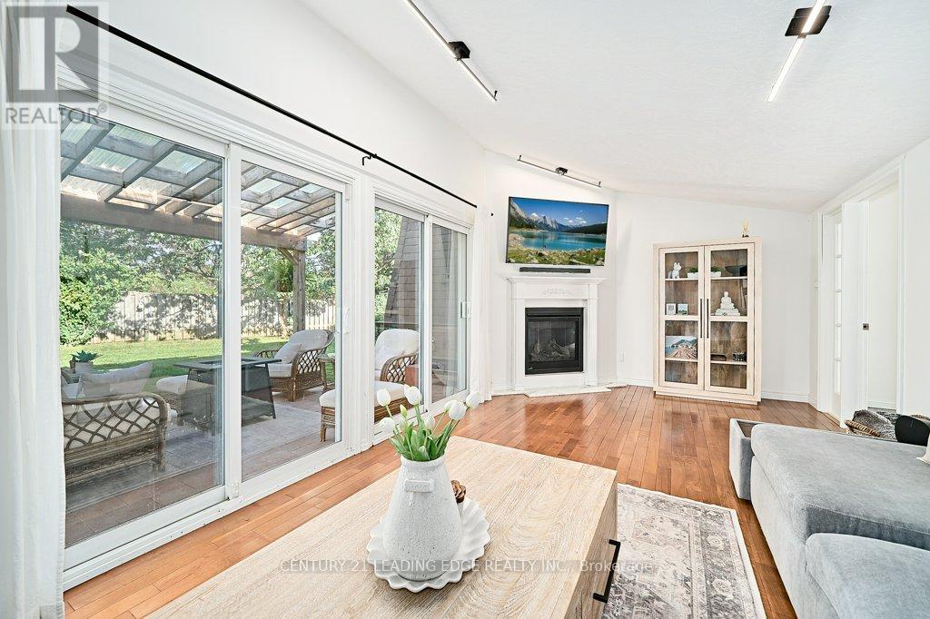 25 Eileen Drive, Barrie, Ontario  L4N 4M5 - Photo 8 - S12549684