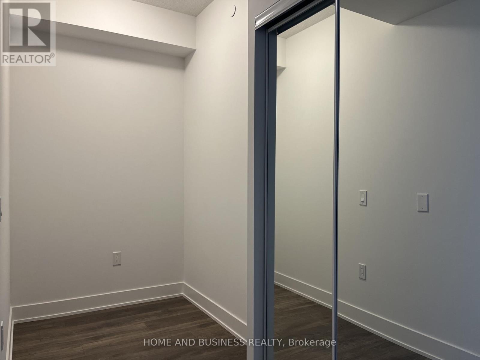 808 - 202 Burnhamthorpe Road E, Mississauga, Ontario  L5A 0B2 - Photo 13 - W12549702