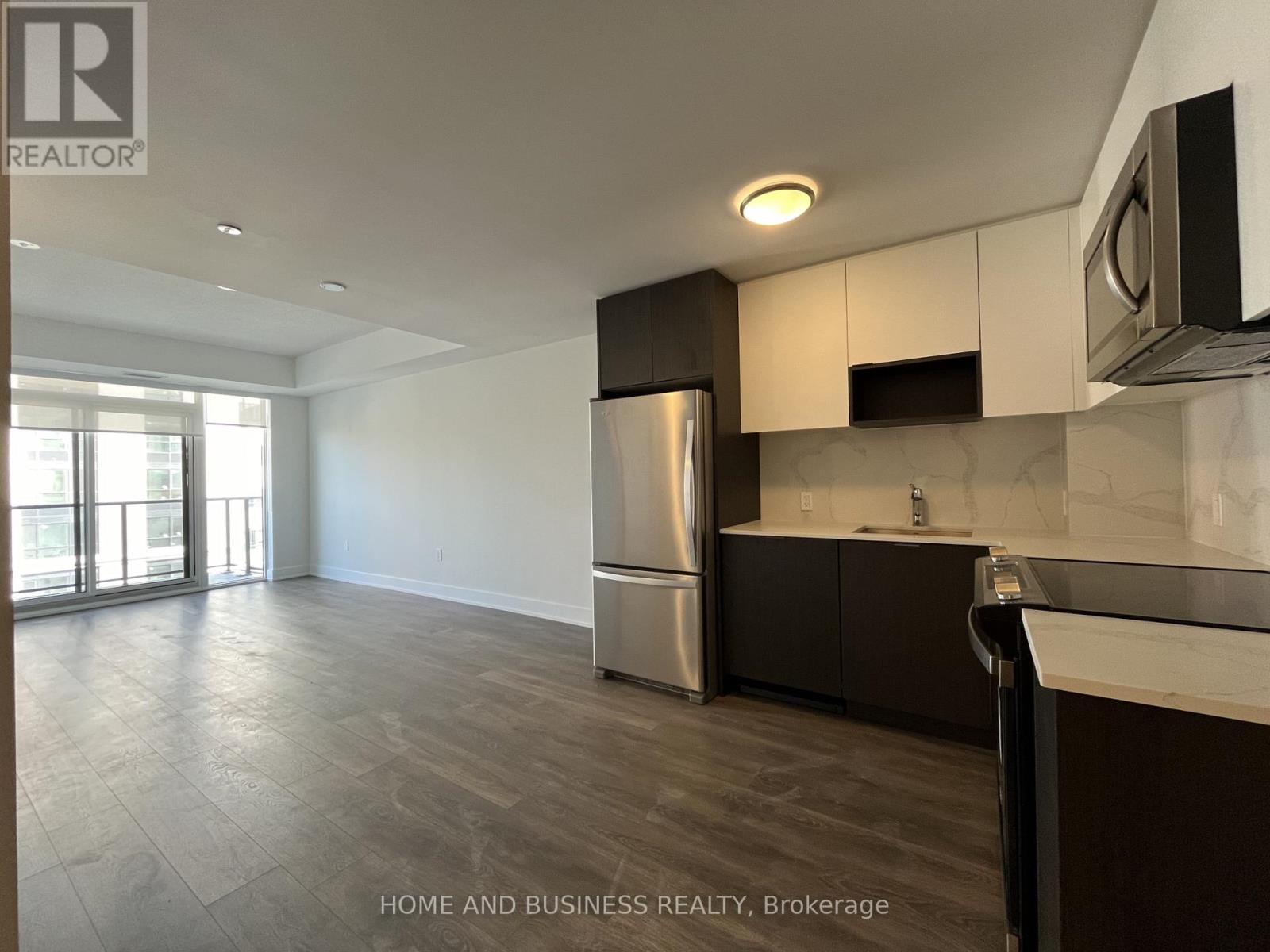 808 - 202 Burnhamthorpe Road E, Mississauga, Ontario  L5A 0B2 - Photo 3 - W12549702