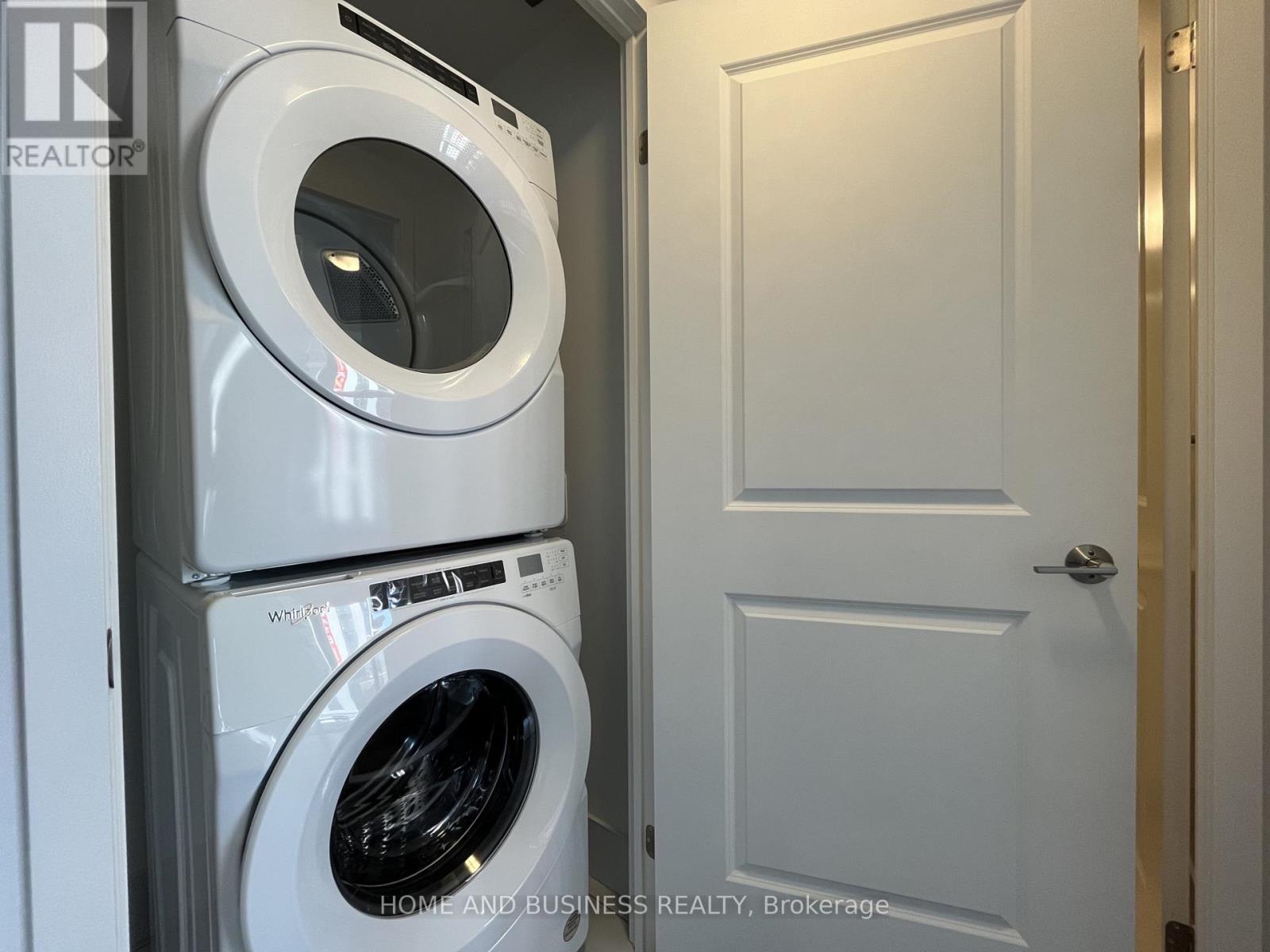 808 - 202 Burnhamthorpe Road E, Mississauga, Ontario  L5A 0B2 - Photo 9 - W12549702