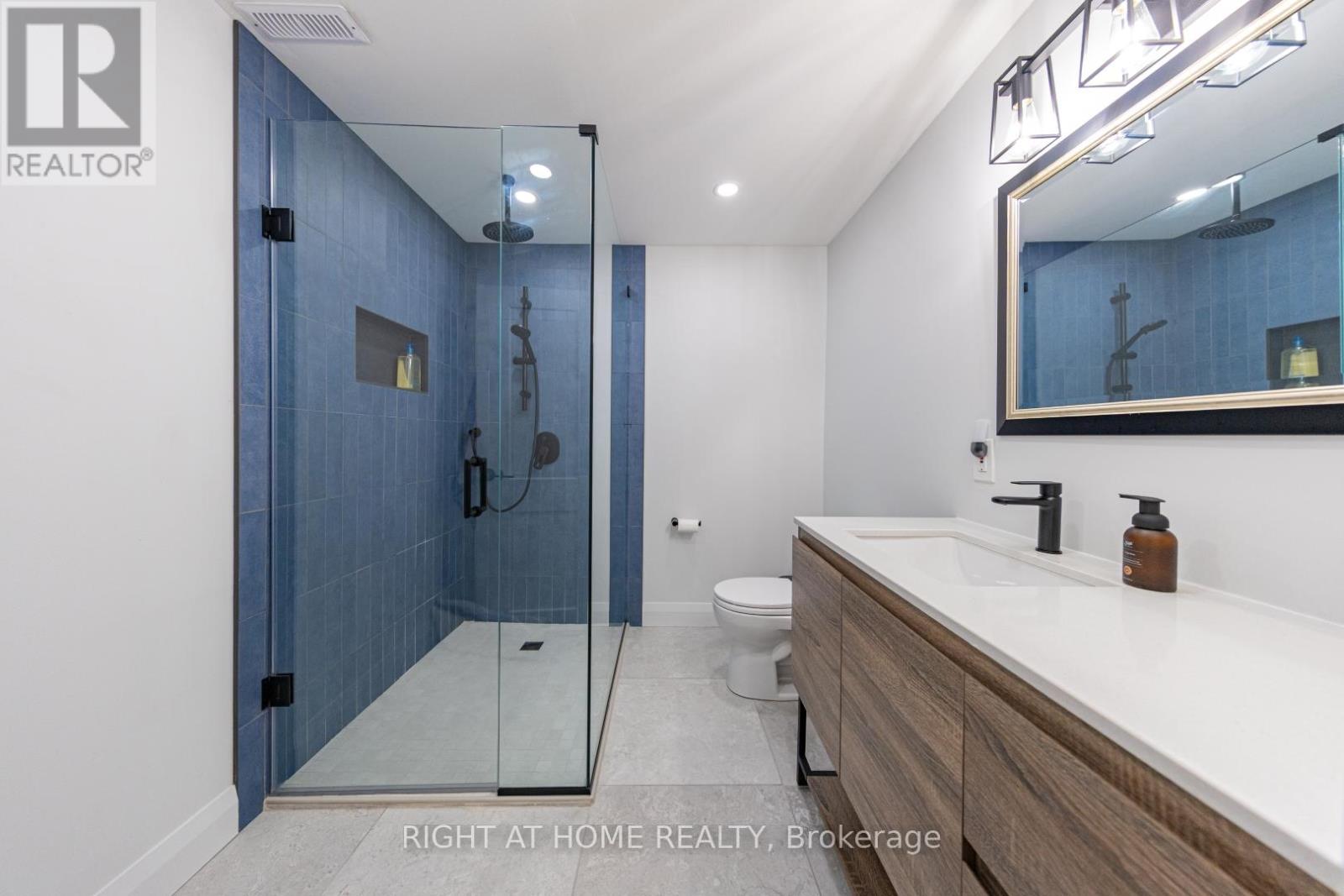 27 Bigwin Drive, Aurora, Ontario L4G 3C4 - Photo 17 - N12547338