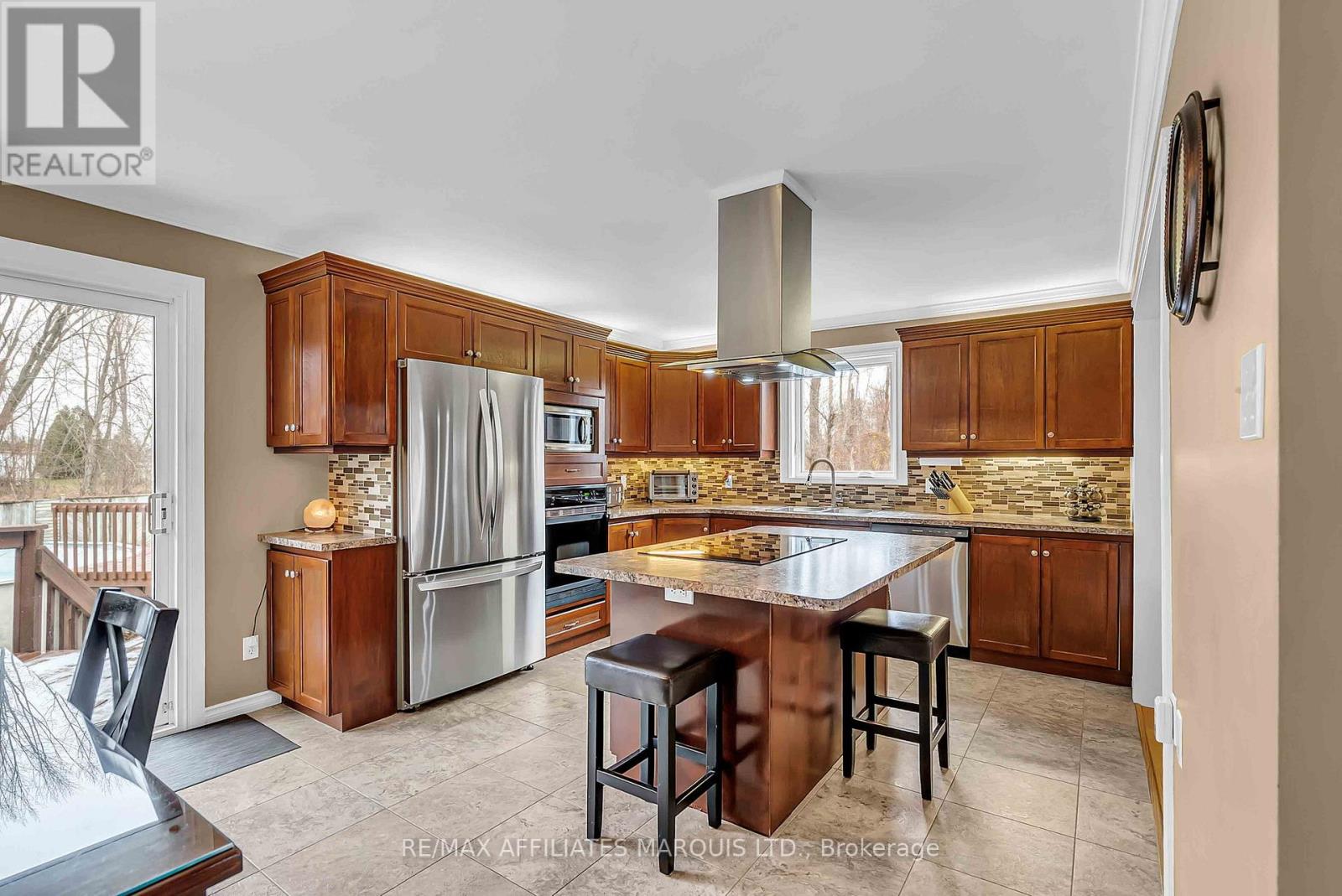 724 Jase Street, Cornwall, Ontario K6H 7E3 - Photo 7 - X12549740