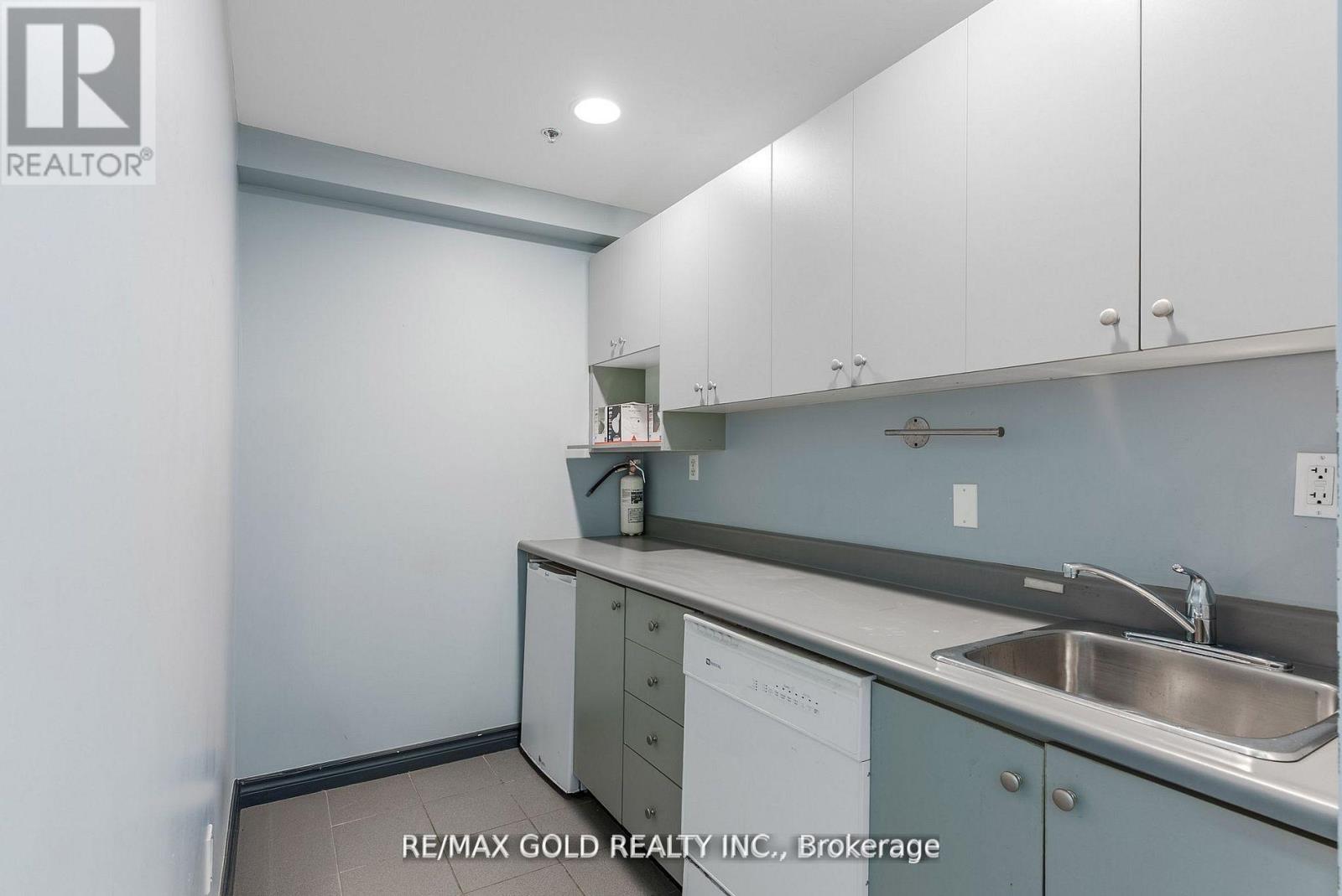 5 - 351 Parkhurst Square, Brampton, Ontario  L6T 0C2 - Photo 7 - W12549712