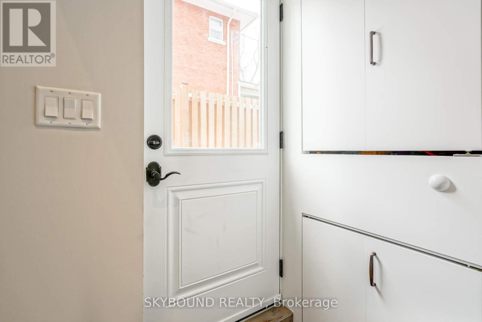 Lower - 40 Victor Avenue, Toronto, Ontario  M8V 2L9 - Photo 3 - W12549718