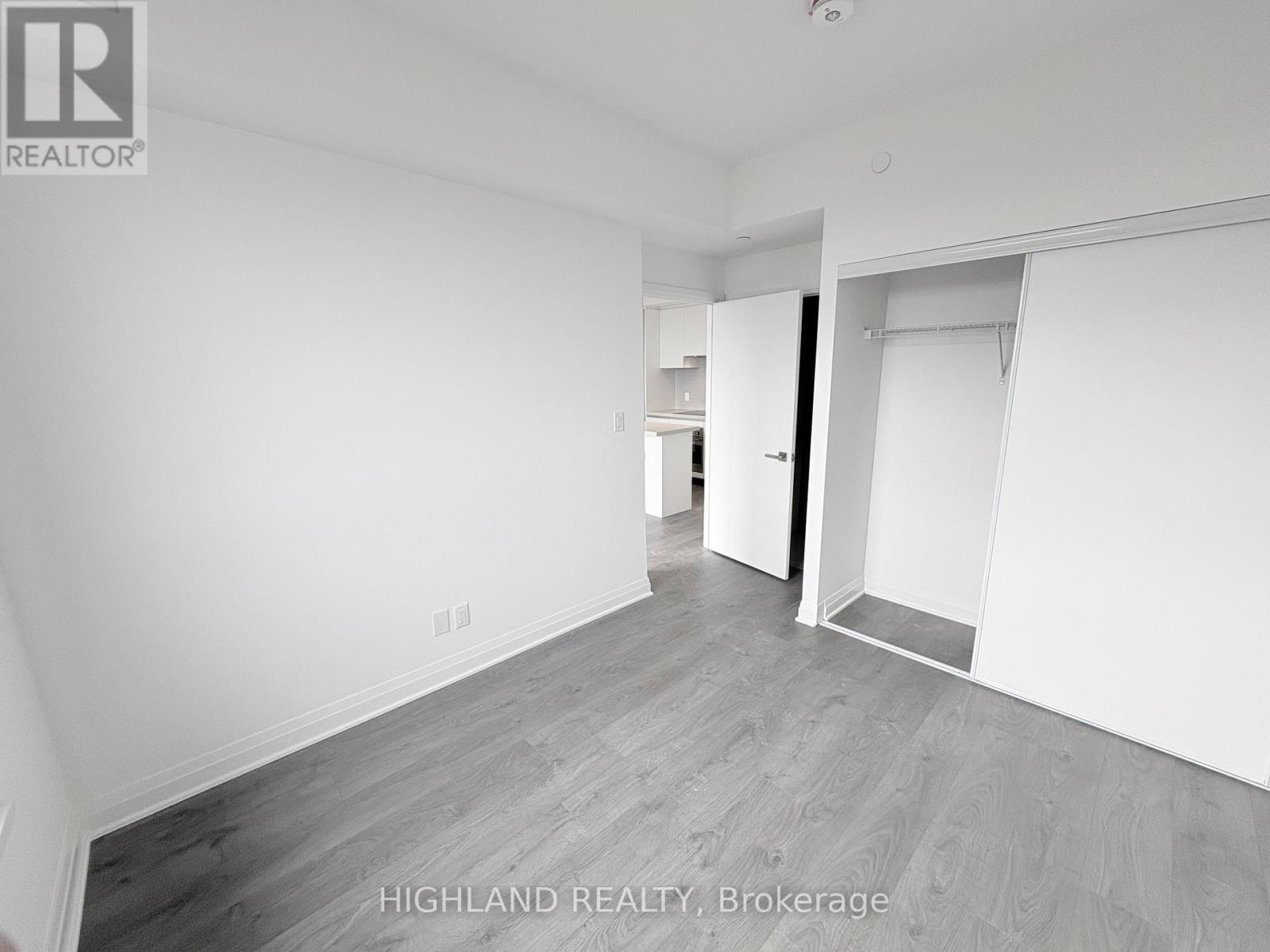 3303 - 4015 The Exchange, Mississauga, Ontario L5B 0N9 - Photo 8 - W12549154