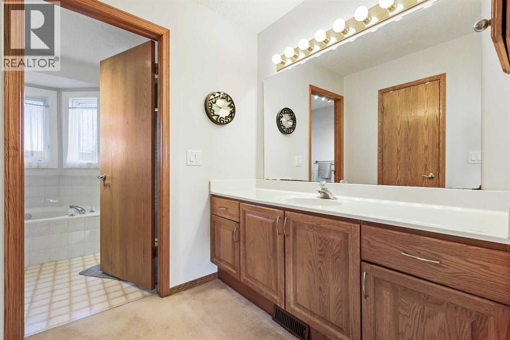 188 Christie Park Hill Sw, Calgary, Alberta  T3H 2V5 - Photo 24 - A2269886