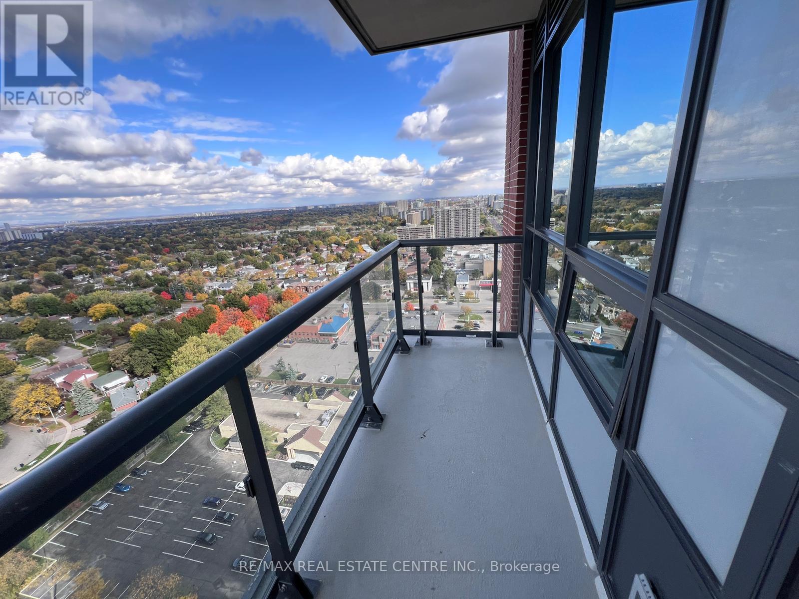 2428 - 3270 Sheppard Avenue E, Toronto, Ontario  M1T 0B3 - Photo 4 - E12549722