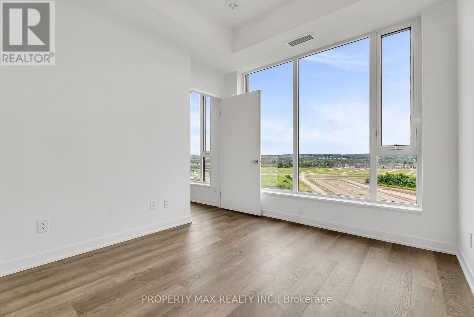 1428 - 2 David Eyer Road, Richmond Hill, Ontario L4S 0N6 - Photo 16 - N12549730