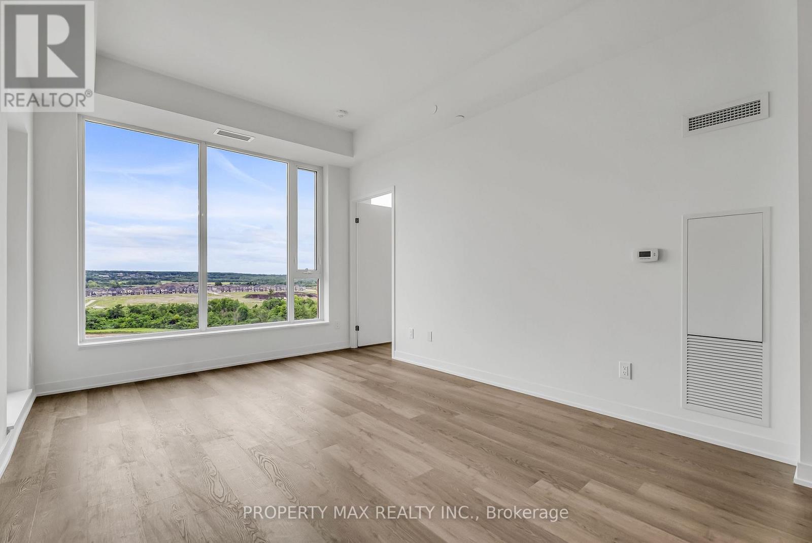 1428 - 2 David Eyer Road, Richmond Hill, Ontario L4S 0N6 - Photo 3 - N12549730