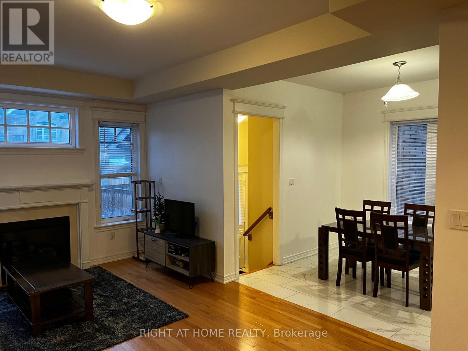 11 Calamint Lane, Richmond Hill, Ontario L4E 1C3 - Photo 13 - N12549742