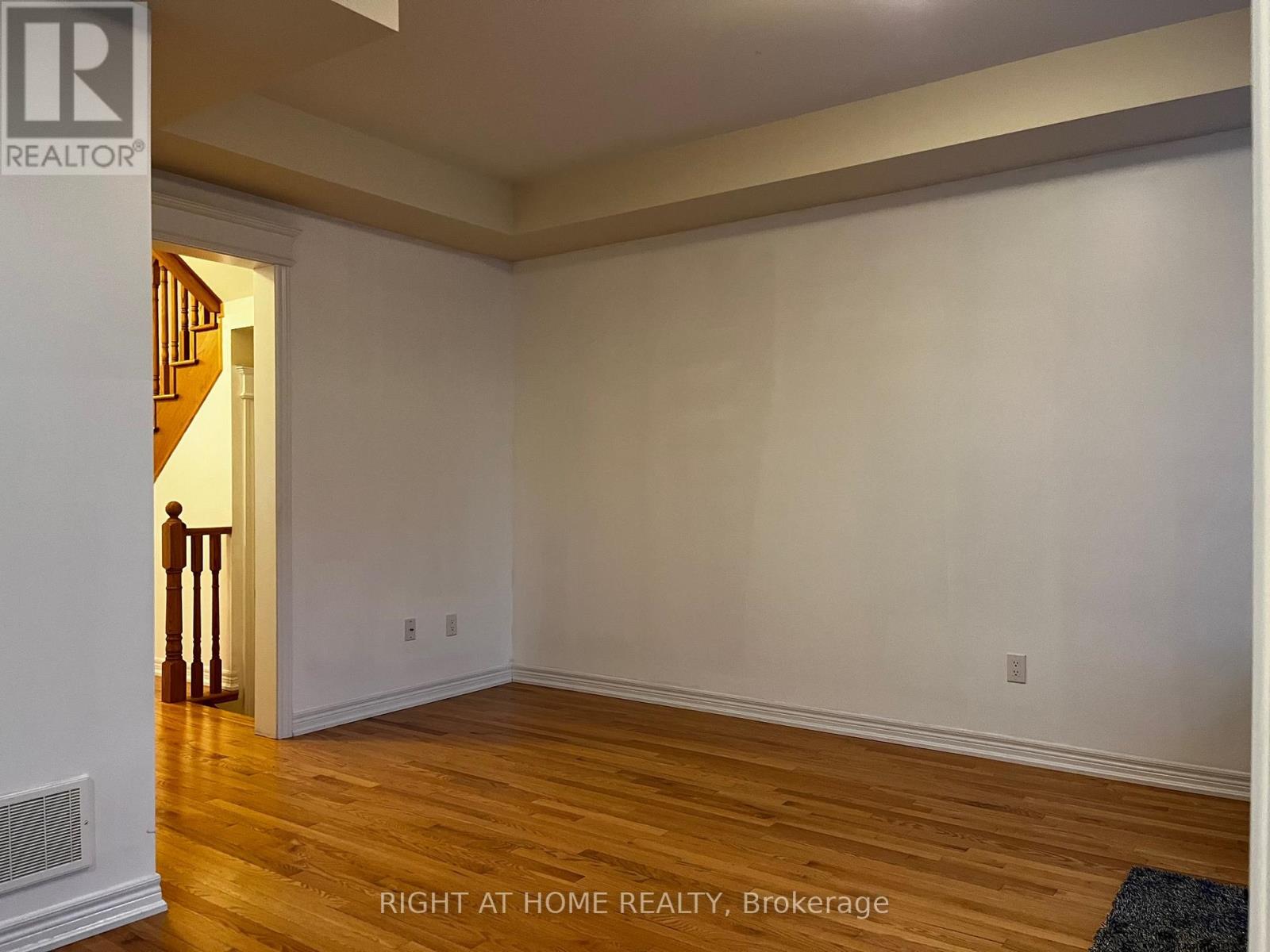 11 Calamint Lane, Richmond Hill, Ontario L4E 1C3 - Photo 16 - N12549742