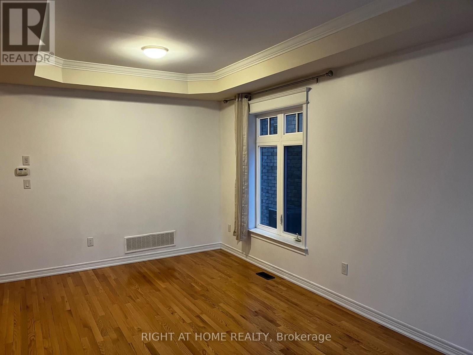 11 Calamint Lane, Richmond Hill, Ontario L4E 1C3 - Photo 3 - N12549742